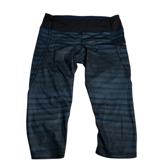 LULULEMON Black Blue Striped Top Speed Cropped Leggings Women's Size 8 Gym - Picture 1 of 7
